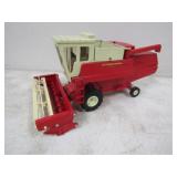 ERTL IH Hydrostatic Combine w/Header, 1/16th Scale