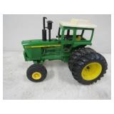 ERTL JD 6030 Tractor 1/16 w/3pt, Duals Metal Die