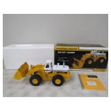 FIrst Gear IH 560 Pay Loader 1/25 Scale, Metal Die