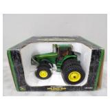 ERTL John Deere 8520 1/16th 'Collector Edition',