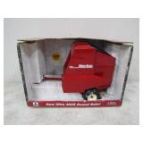 ERTL New Idea 4665 Round Baler w/Bale, 1/16