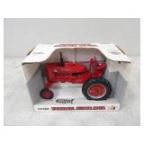 ERTL Farmall Super M-TA 1/16 Die Cast Metal