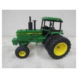 ERTL JD 4440 1/16 Metal Die Cast Tractor