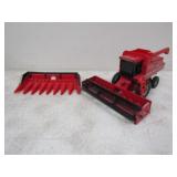 ERTL 1680 Axial Flow Case IH Combine 1/16th