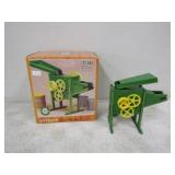 ERTL 1/18 Antique Corn Sheller, Metal Die Cast