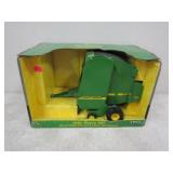 ERTL JD 567 Round Baler 1/16th Metal Die Cast