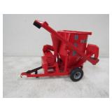 ERTL Farmhand 1/16 Plastic Grinder Mixer