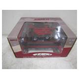 ERTL Case IH 7088 Combine w/Head 1/64th Scale