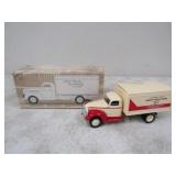 Spec Cast 1942 Chevrolet 1 1/2 Ton Van Box Bank