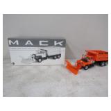 First Gear Mack R Model Dump Truck w/Plow, 1/16