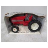 ERTL IH Row Crop Tractor 1/16 Metal Die Cast