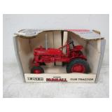 ERTL Farmall Cub Tractor 1/16 Special Edition