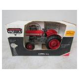 Country Classics MF 135 Tractor, 1/16 Metal Die