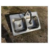 2-Well Stainless Sink w/Spray Nozzle Head 33x22