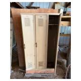 Set of 3 Lockers