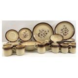 Arita Country Kitchen Cotton Blossom Dinnerware