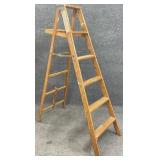 Vintage Rich Ladder Mfg Co. 5.5FT Wooden Ladder