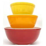 3 Pyrex Nesting Mixing Bowls