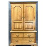 Jamestown Sterling Oak Gentleman's Chest