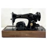 Vintage Singer Sewing Machine w/ Case