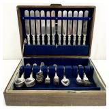 Wallace 'Floral' Pattern Silverplate Flatware Set