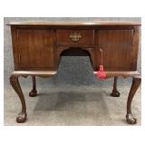 Mahogany Ball in Claw Server