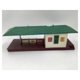 Lionel 256 Freight Station - Roof Damage - No Box
