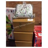 3 CTN ACCENT PILLOWS