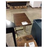 1 LOT ACCENT TABLE