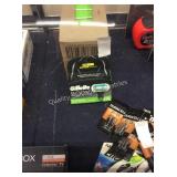 1 LOT GILLETTE BODY RAZOR REFILLS (DISPLAY)