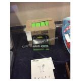 1 LOT GILLETTE BODY RAZOR REFILLS (DISPLAY)