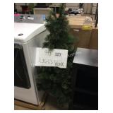 1 LOT 4FT PRE LIT TREE