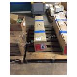 1 LOT 6FT PRE LIT TREE