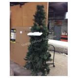 1 LOT 7.5FT TREE