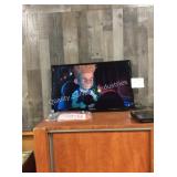 1 LOT CHANG HONG 32" LED TV (LOBBY)