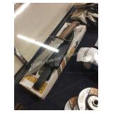 1 LOT BOWIE KNIFE (DISPLAY)