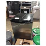 1 LOT DANBY COMPACT REFRIGERATOR