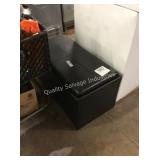 1 LOT STORAGE BENCH W/ OTTOMAN