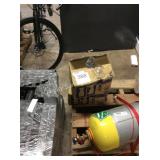 1 LOT BEVERAGE/WINE DECANTERS