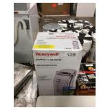 1 LOT HONEYWELL EVAPORATIVE COOLER