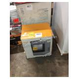 1 LOT TABLE TOP ICE MAKER