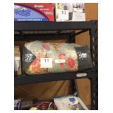 1 LOT DECORATIVE CUSHION