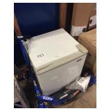 1 LOT HAIER COMPACT REFRIGERATOR