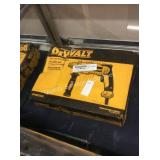 1 LOT DEWALLT 1/2" DRILL (DISPLAY)