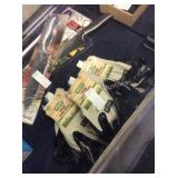 1 LOT NITRILE COATED GLOVES (DISPLAY)