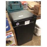 1 LOT HAIER COMPACT REFRIGERATOR
