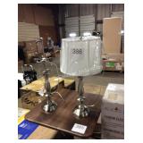 1 LOT 2 TABLE LAMPS