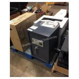 1 LOT PARAGON DIGITAL SAFE (KEYS & BOOKLET IN