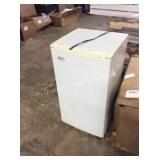 1 LOT SANYO COMPACT REFRIGERATOR