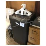 1 CTN CLOTHES HANGERS